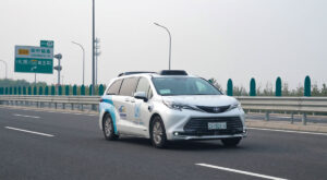 Read more about the article Pony.ai Begins Driverless Robotaxi and Truck Platoon Tests on Beijing Highways