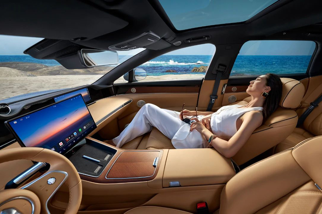 Read more about the article Stelato S9T Interior Unveiled Ahead of August Pre-Orders