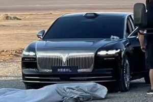 Read more about the article Spy Shots Reveal Updated Voyah Passion L with Huawei ADAS